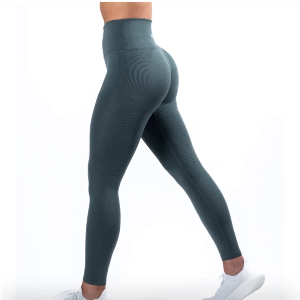 Alphalete Halo Legging